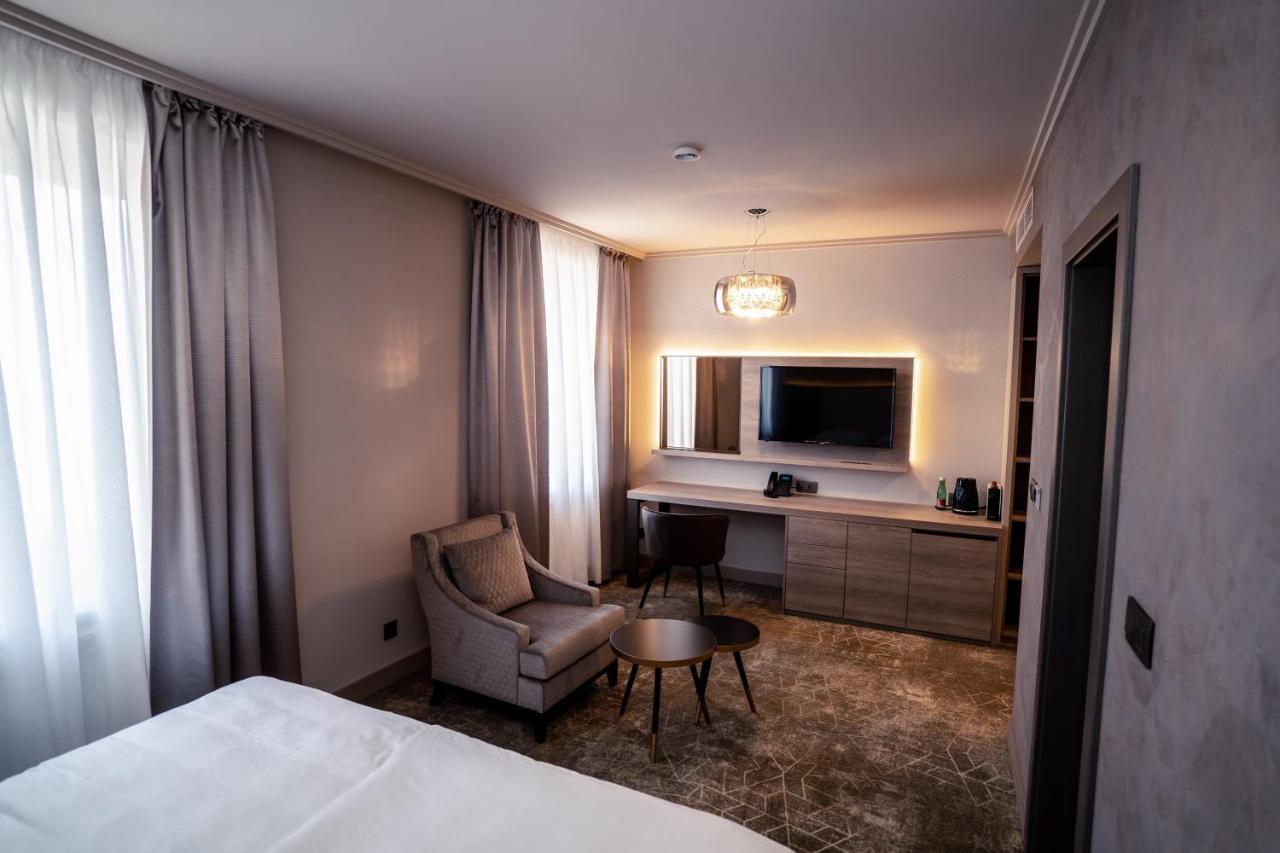Hotel Europa Komárno Dış mekan fotoğraf