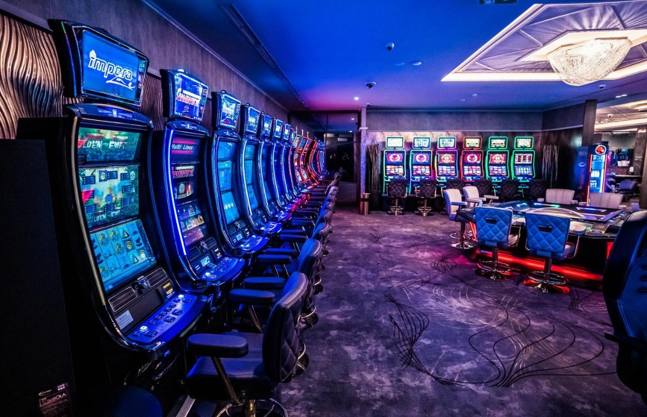 Hotel Europa Komárno Dış mekan fotoğraf