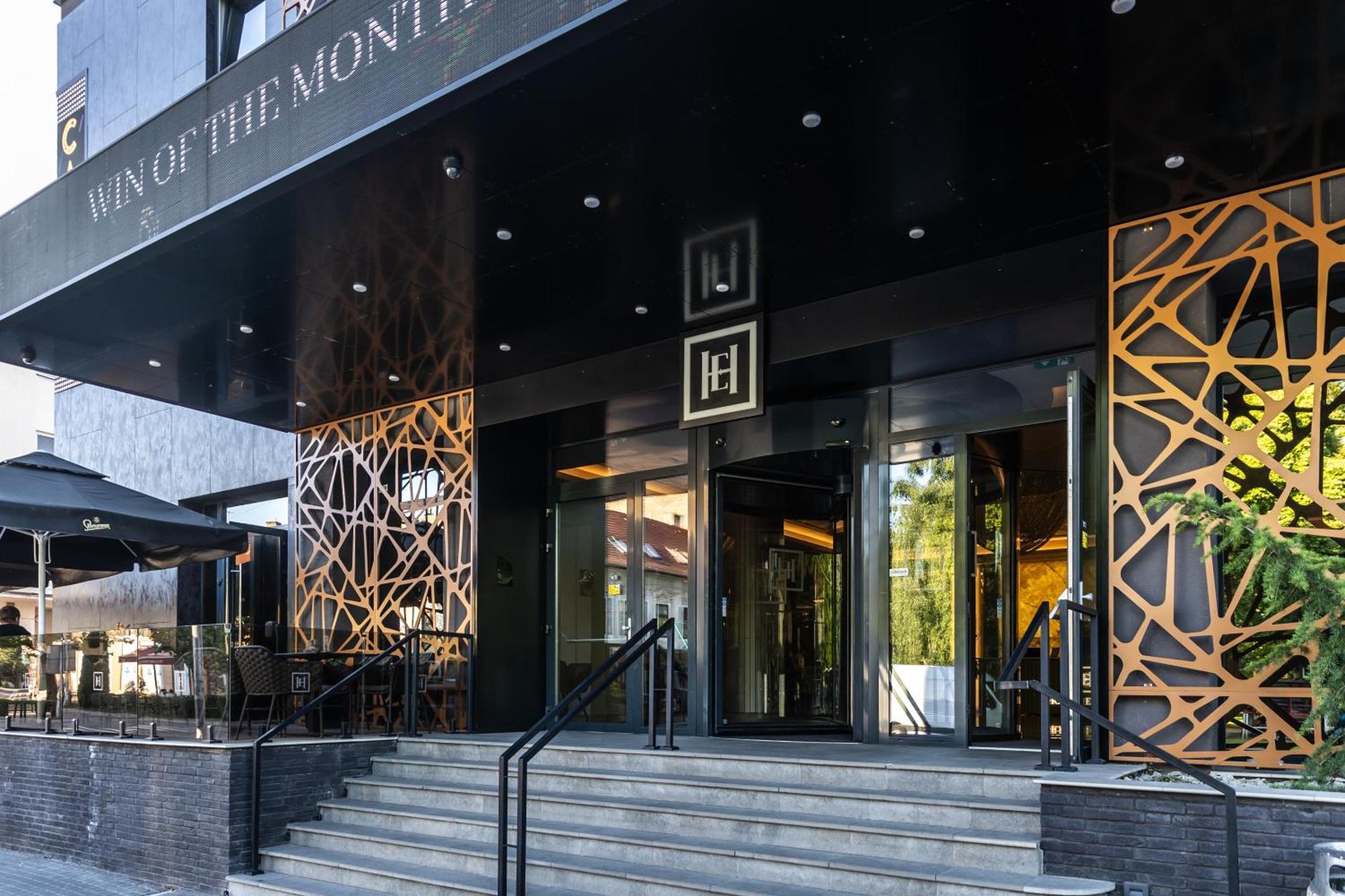 Hotel Europa Komárno Dış mekan fotoğraf
