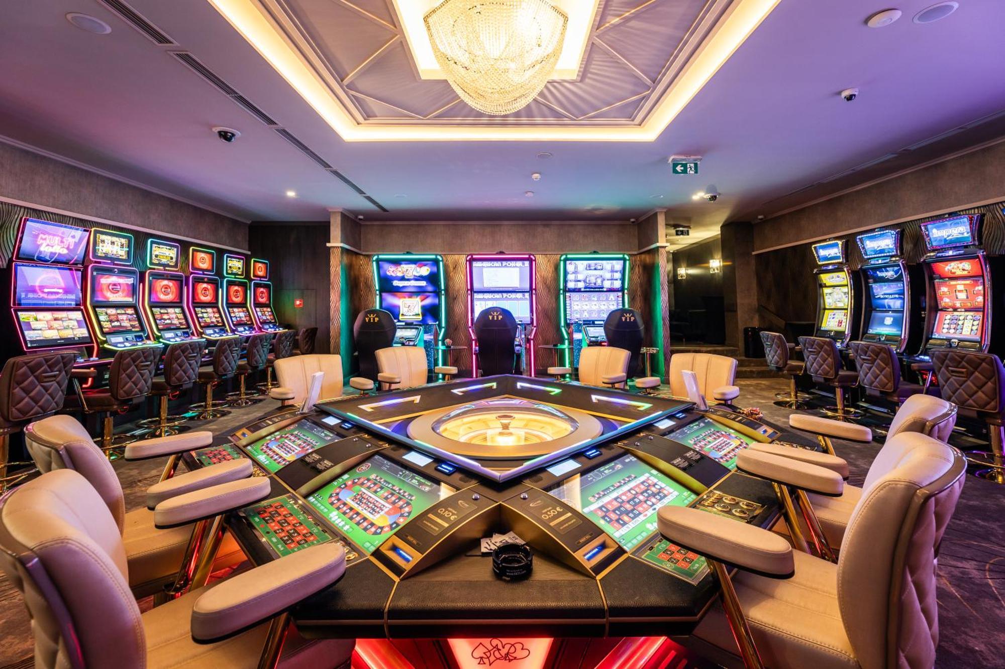 Hotel Europa Komárno Dış mekan fotoğraf