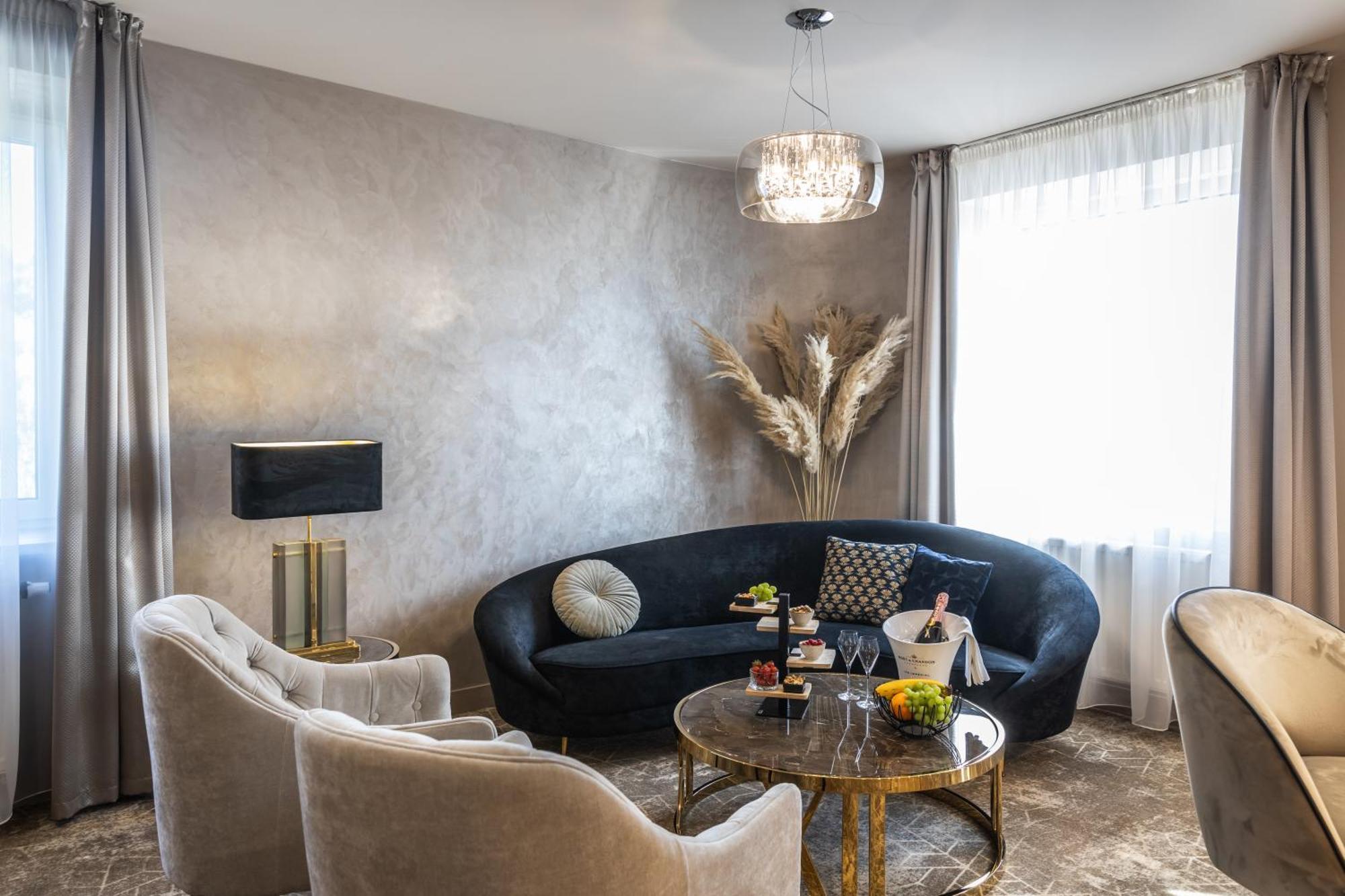 Hotel Europa Komárno Dış mekan fotoğraf